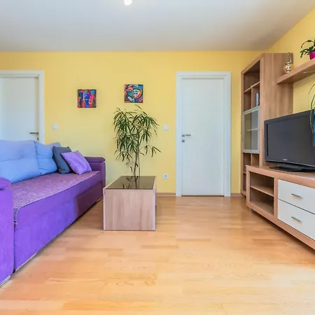 Apartman Yellow Duck - Center Makarska