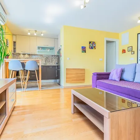 Yellow Duck - Center Apartament Makarska