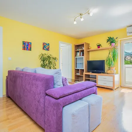 Yellow Duck - Center Apartamento Makarska