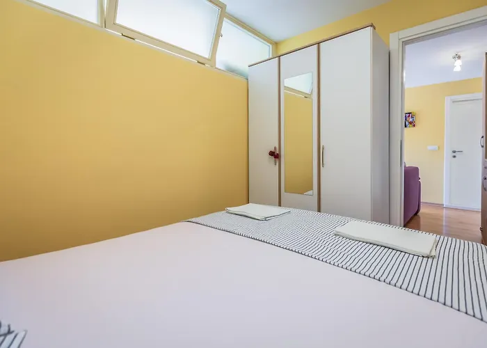 Yellow Duck - Center Makarská